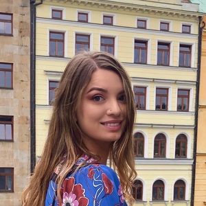 Meet your Posher, Jillian